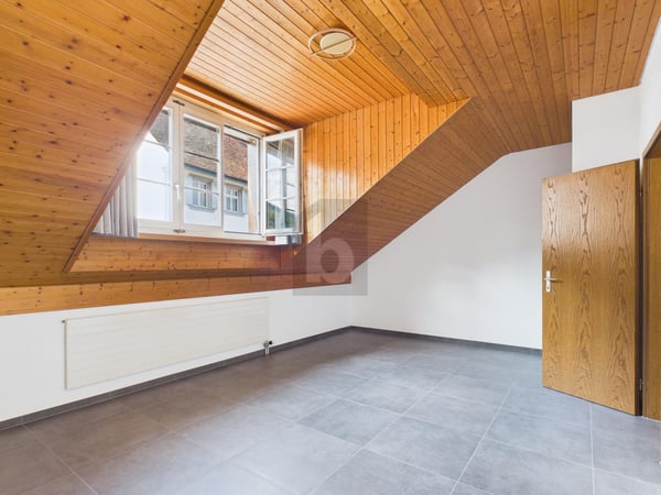 KÜRZLICH RENOVIERT MIT VIEL PLATZ AN IDYLISCHER LAGE 4
