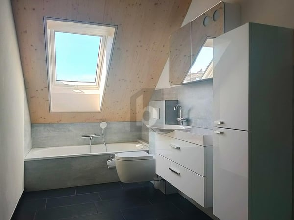 MIT LIFT UND HOCHWERTIGEM INNENAUSBAU 3