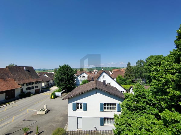 MIT LIFT UND HOCHWERTIGEM INNENAUSBAU 5