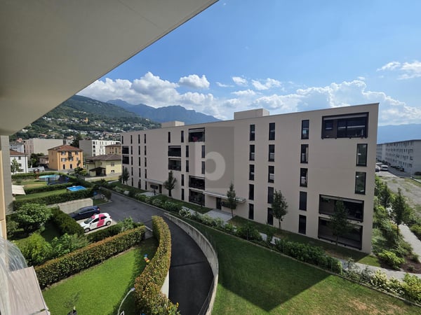 MODERNO E ACCOGLIENTE IN POSIZIONE SOLEGGIATA 3
