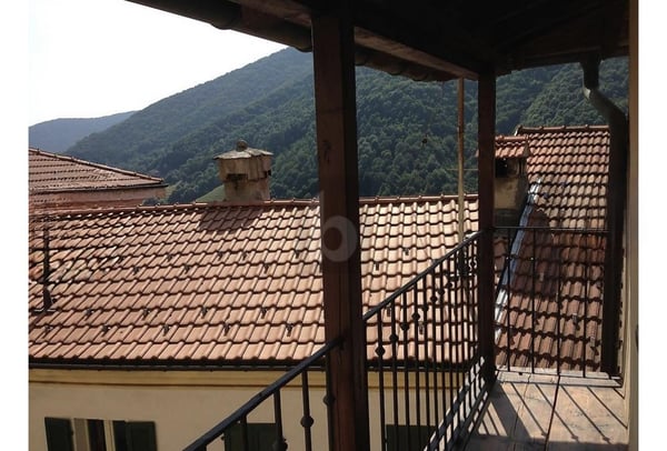 CENTRALE CON BELLISSIMA VISTA SULLA VALLE 3