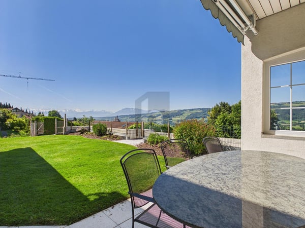 AN BESTER LAGE MIT POOL UND PANORAMASICHT! 2