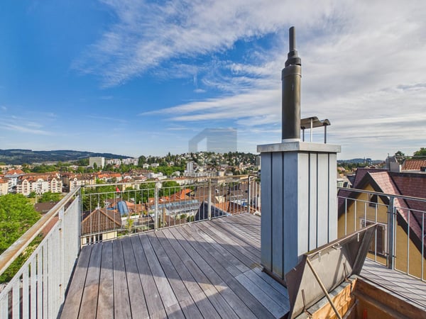 DACHTERRASSE UND BALKON AN ZENTRALER LAGE 3