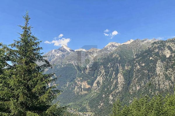 HERRLICHES PANORAMA MIT WELLNESS