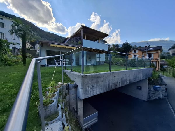 SPAZIOSA IN POSIZIONE TRANQUILLA CON VISTA APERTA 1