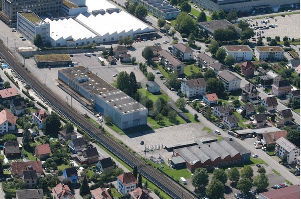 10 - 300 AUSSENPARKPLÄTZE VERFÜGBAR 4