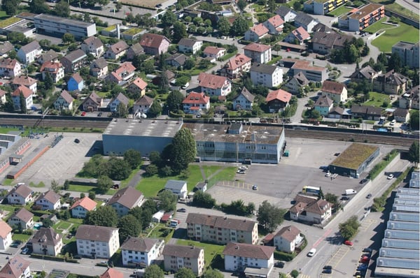 10 - 300 AUSSENPARKPLÄTZE VERFÜGBAR 3