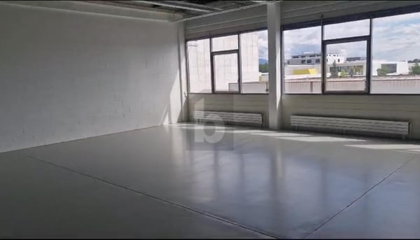LOCAL POLYVALENT DE 110 M² 2