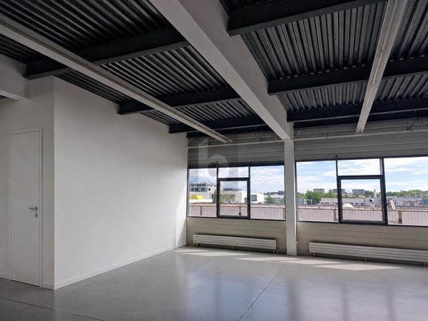 LOCAL POLYVALENT DE 110 M² 2