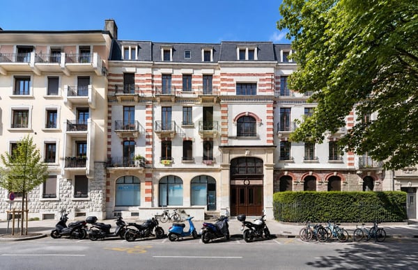 ATTIQUE AVEC BALCON À SERVETTE-CHARMILLES 1