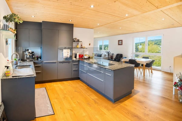 PREISHIT! MODERN,  MIT GROSSER TERRASSE