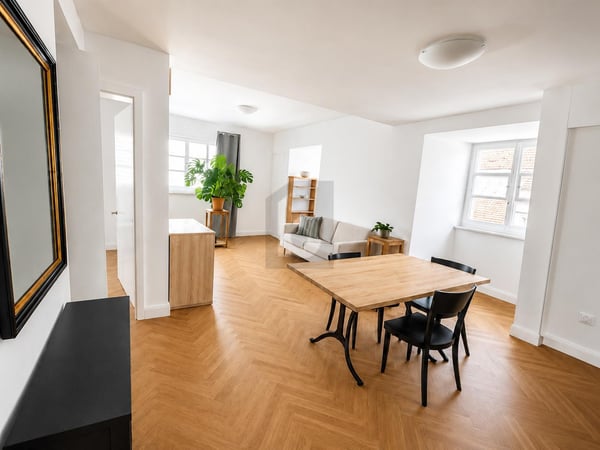HOCHWERTIG RENOVIERT MIT FISCHGRÄTPARKETT!