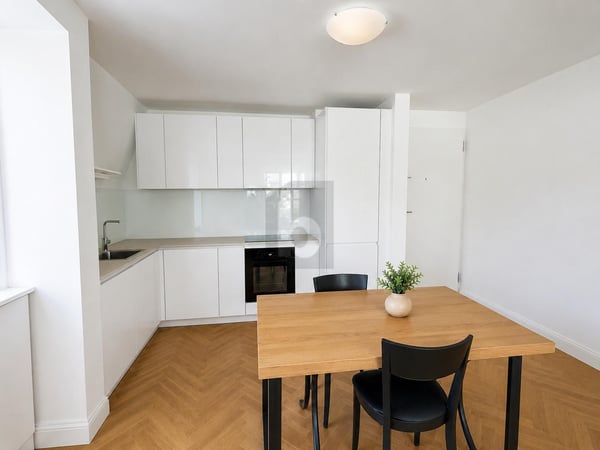 HOCHWERTIG RENOVIERT MIT FISCHGRÄTPARKETT! 2