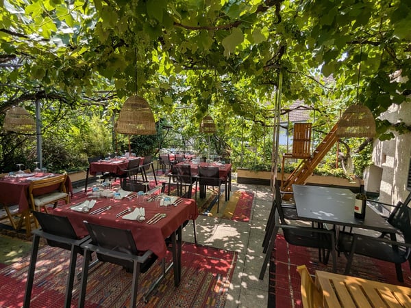 RESTAURANT MIT TERRASSE UND ZWEI WOHNUNGEN 4