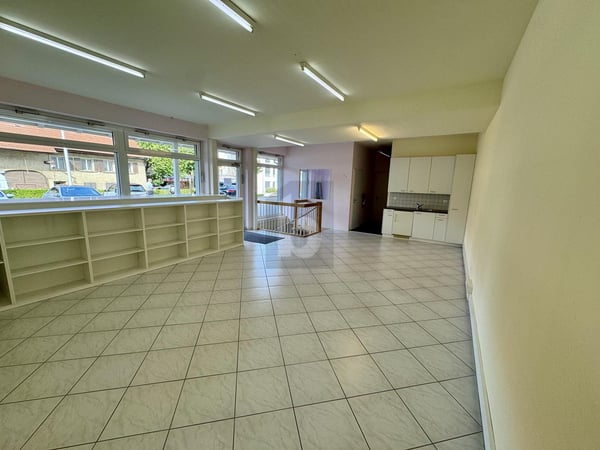SICHTBAR, ZENTRAL, MIT PARKPLÄTZEN INKLUSIVE 2