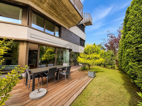 CONFORT ET SÉRÉNITÉ AVEC VUE SUR LE LAC 1