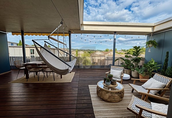 HOCHWERTIG & STYLISCH - MIT SONNIGEM BALKON!