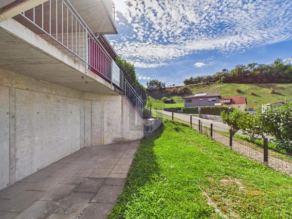 AUF ZWEI ETAGEN - MIT PARKPLATZ, BALKON & GARTEN 4
