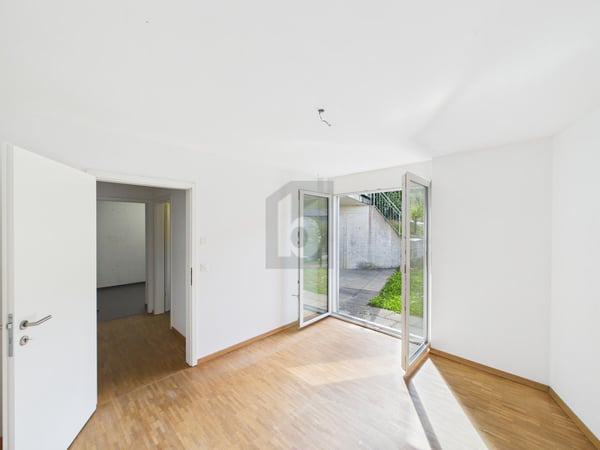 AUF ZWEI ETAGEN - MIT PARKPLATZ, BALKON & GARTEN 5