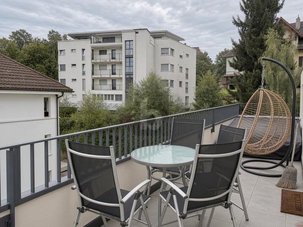 AN ZENTRALER LAGE MIT GROSSZÜGIGEM BALKON 2