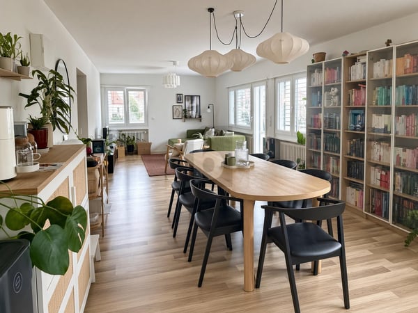 AN ZENTRALER LAGE MIT GROSSZÜGIGEM BALKON 3