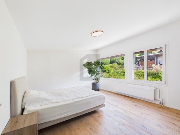KERNSANIERT MIT GARTEN, POOL UND PANORAMASICHT 4