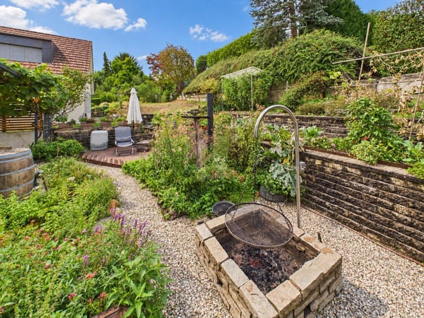 FAMILIENIDYLL MIT GARTEN UND SONNIGER TERRASSE 5