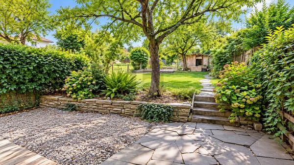 CHARMANT MIT PRIVATEM GARTEN UND VIEL PLATZ 2