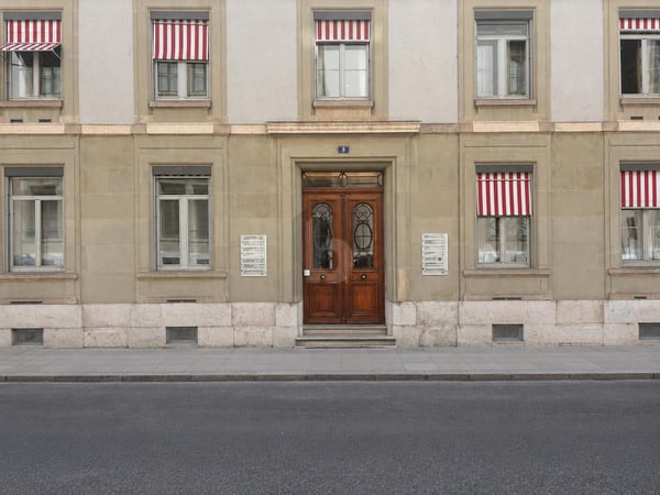 MAGNIFIQUES BUREAUX AUX BASTIONS 1
