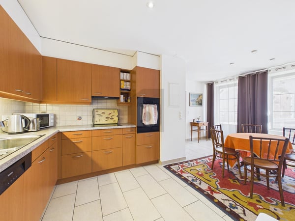 ÉLÉGANT LOGEMENT MEUBLÉ AU CHARME CONTEMPORAIN 2