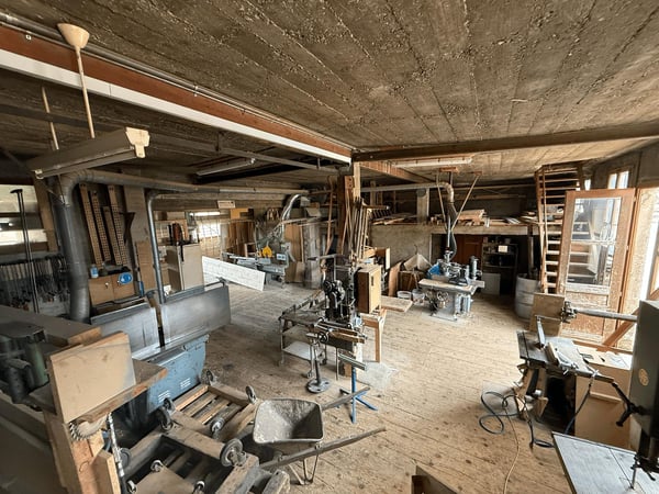 ATELIER DE CHARPENTE FERBLANTERIE MENUISERIE 2