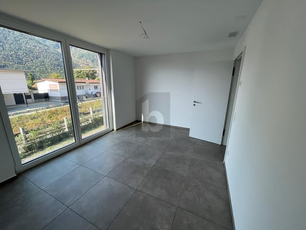 NUOVA COSTRUZIONE, ELEGANTE CON AMPIA TERRAZZA 2