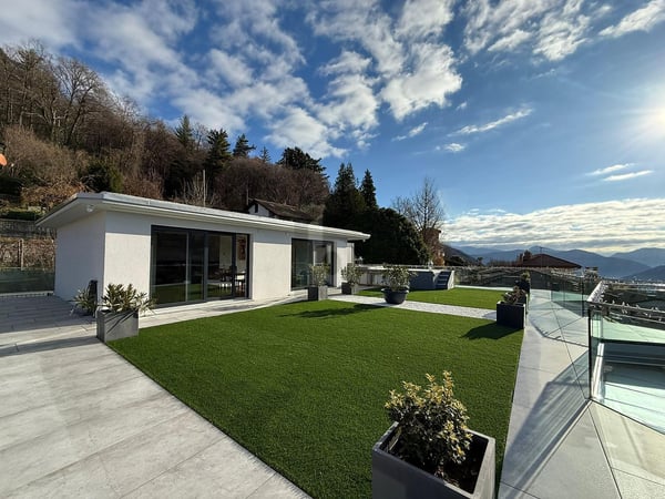 MODERNA ED ELEGANTE CON PISCINA E VISTA 2
