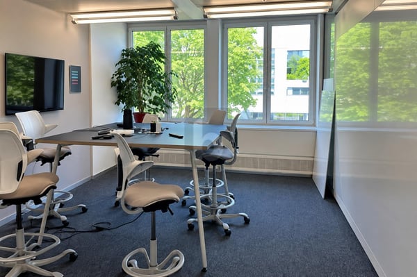 LICHTDURCHFLUTET MIT OFFENEN ARBEITSBEREICHEN 3