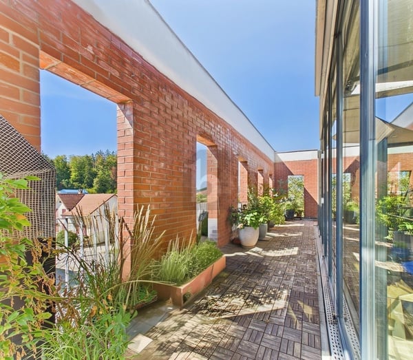 HOCHWERTIGE ARCHITEKTUR MIT ATTRAKTIVER RENDITE! 2