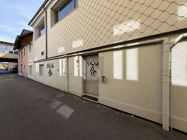 VIELSEITIGE VEREINS- UND GEWERBEFLÄCHE 5