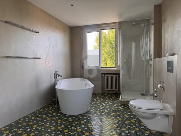ELEGANT, AN BEGEHRTER LAGE UND MIT GARTEN 5