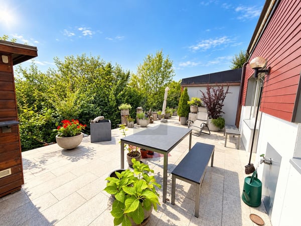TERRASSENOASE - POOL UND TENNISPLATZ ZUR NUTZUNG! 1
