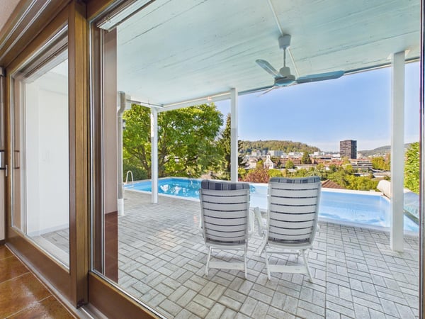 HOCHWERTIG MIT EIGENEM POOL UND PANORAMABLICK 4