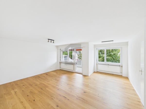 NEU RENOVIERT - GROSSZÜGIGER BALKON UND WEITBLICK 2