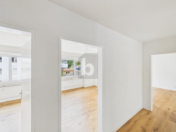 NEU RENOVIERT - GROSSZÜGIGER BALKON UND WEITBLICK 3