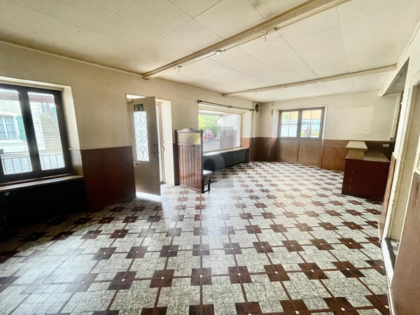 BELLE OPPORTUNITÉ POUR RÉNOVATION OU PROMOTION 3