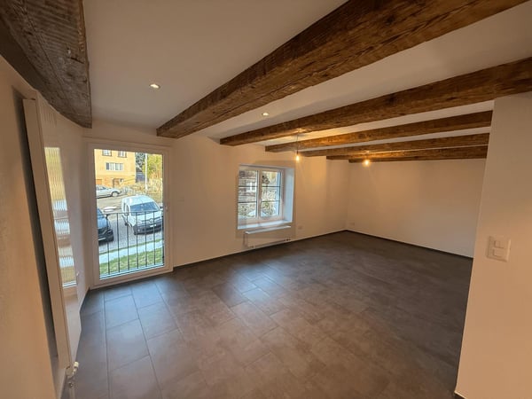 HOCHWERTIG RENOVIERT MIT SICHTBALKON! 2