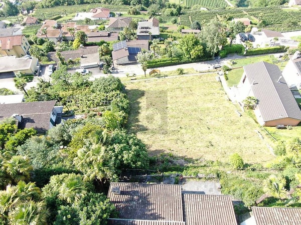 AMPIO IN POSIZIONE SOLEGGIATA CON VISTA 3
