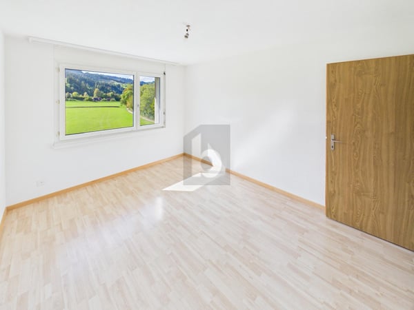 NEU RENOVIERT, GROSSZÜGIG UND MIT AUSSICHT 5