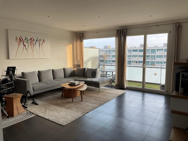 MODERNE ET LUMINEUX, AU DERNIER ETAGE