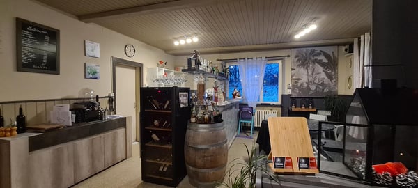 IDÉALEMENT SITUÉ, AVEC UNE CLIENTÈLE D'HABITUÉS 3