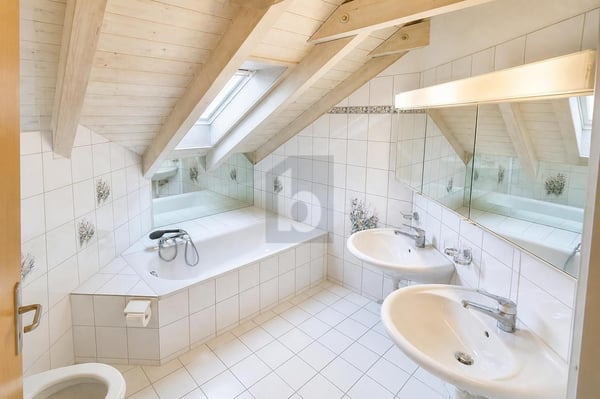 AN RUHIGER LAGE MIT VIEL PRIVATSPHÄRE! 4