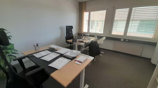 BUREAUX PRIVATIFS LUMINEUX AVEC ESPACES PARTAGÉS