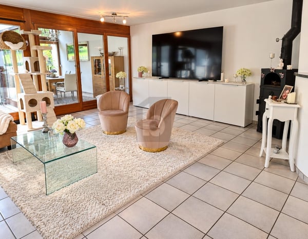 FAMILIENGLÜCK MIT GARTEN UND WINTERGARTEN 4